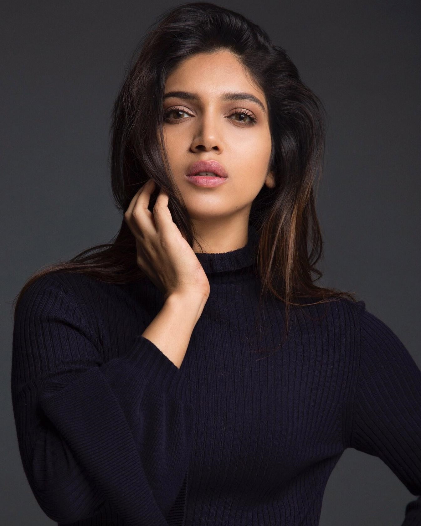 Bhumi Pednekar Shares A Photo With Real Life Chandro Tomar On The Sets