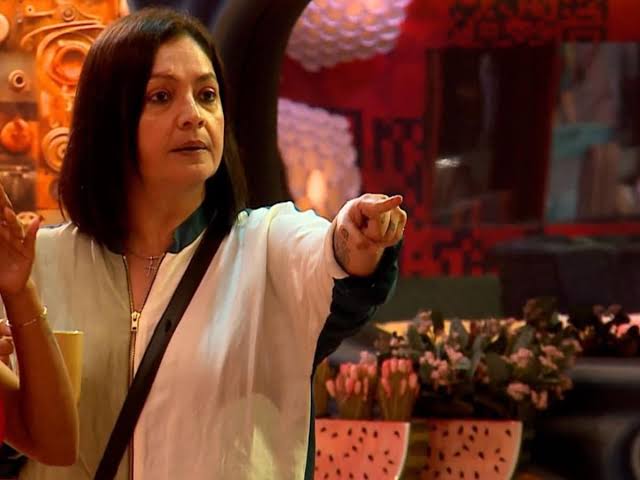 Bigg Boss OTT Pooja Bhatt And Abhishek Malhan S Fight Takes An Ugly