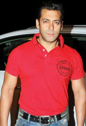 salman khan red t shirt