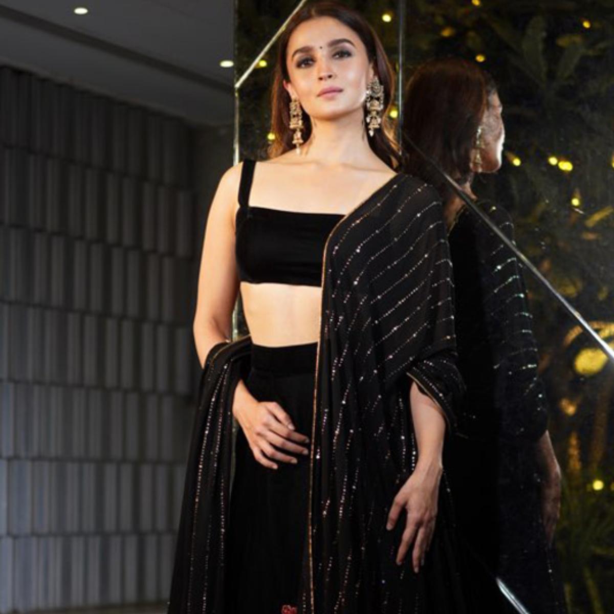 Black suit hotsell alia bhatt