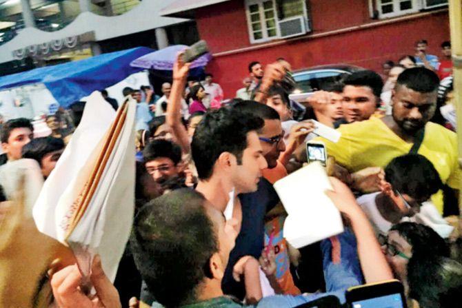 Why Varun Dhawan Lost His Cool With Fans - Masala