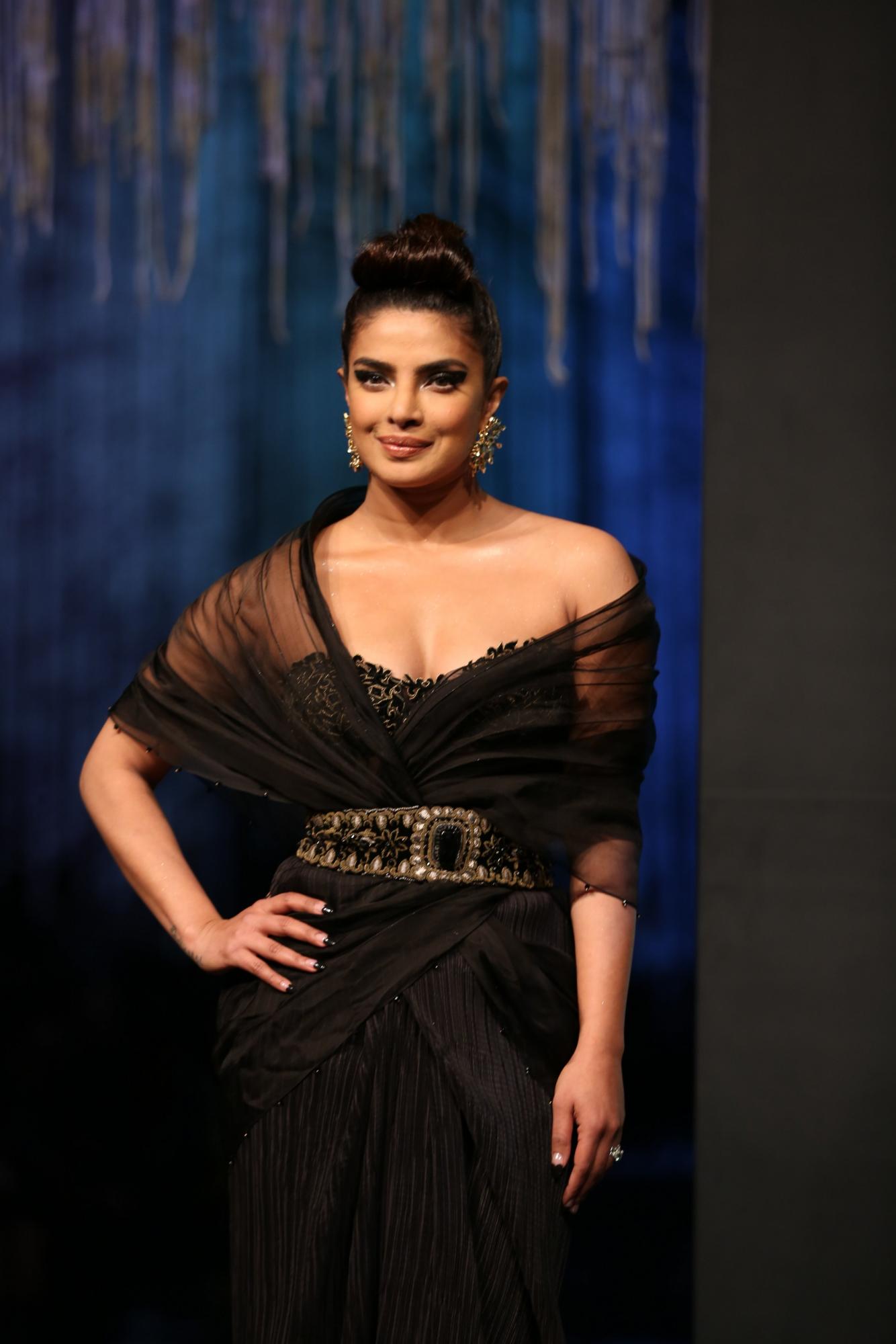 Priyanka Chopra's Edgy Look Is Turning Heads - Masala.com