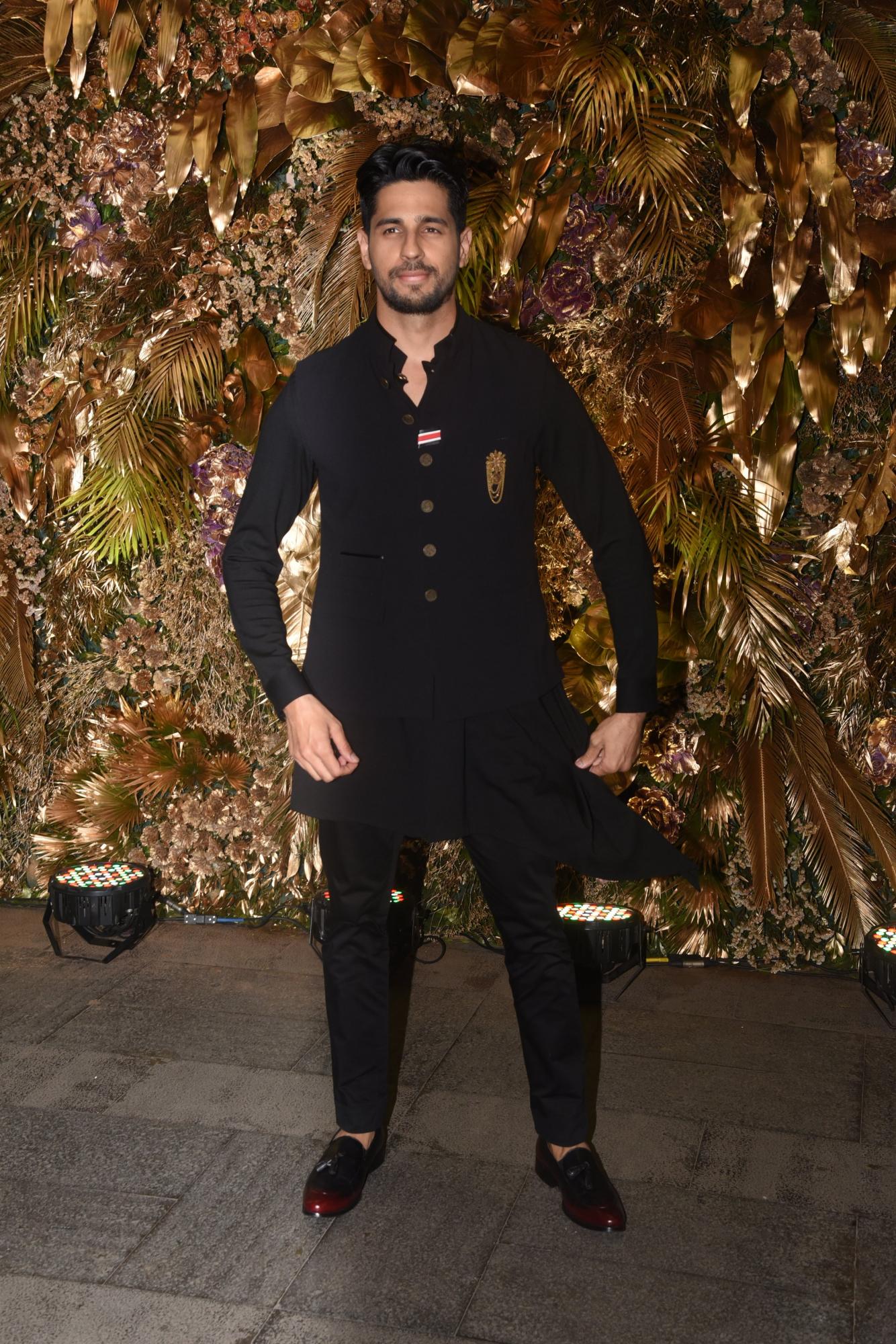 shahid kapoor prince coat