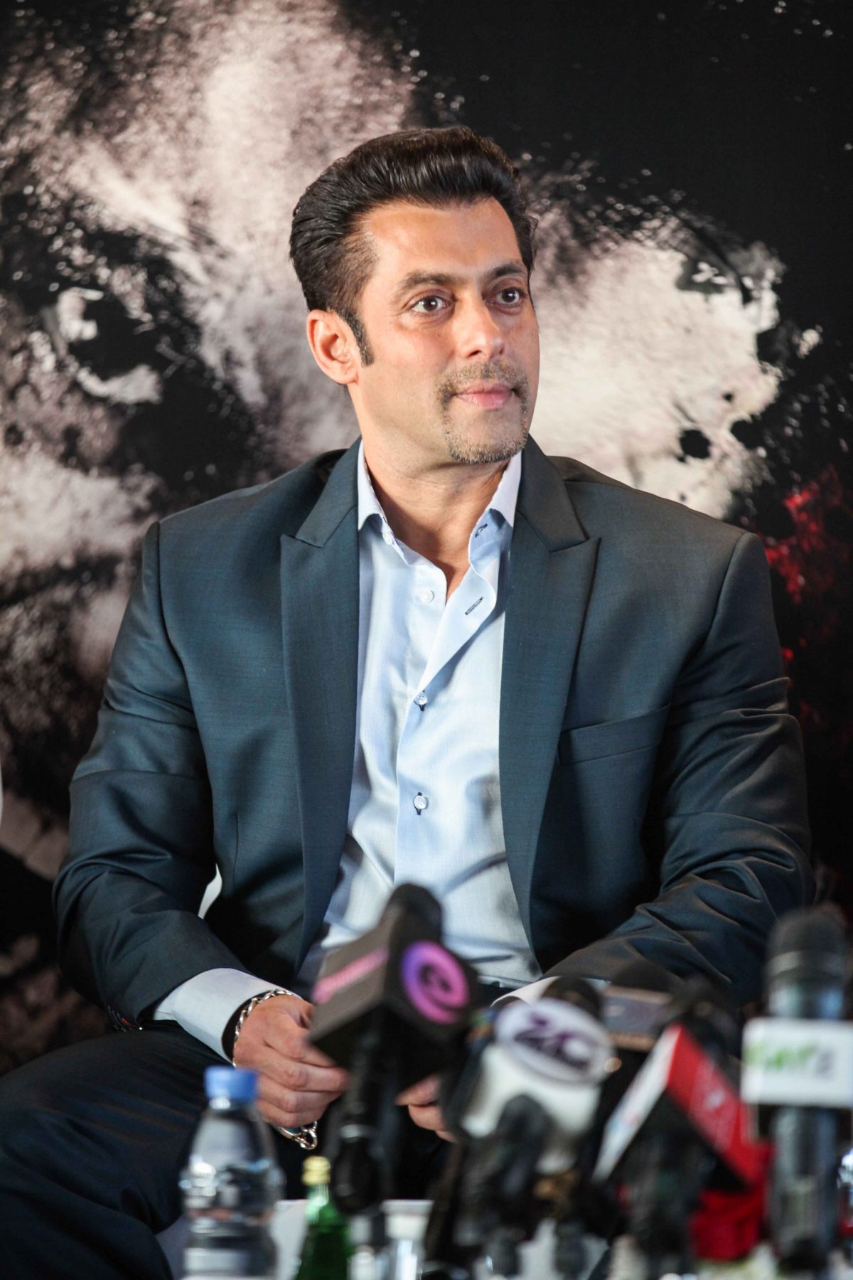 Was Salman Khan Arrogant In Dubai? - Masala