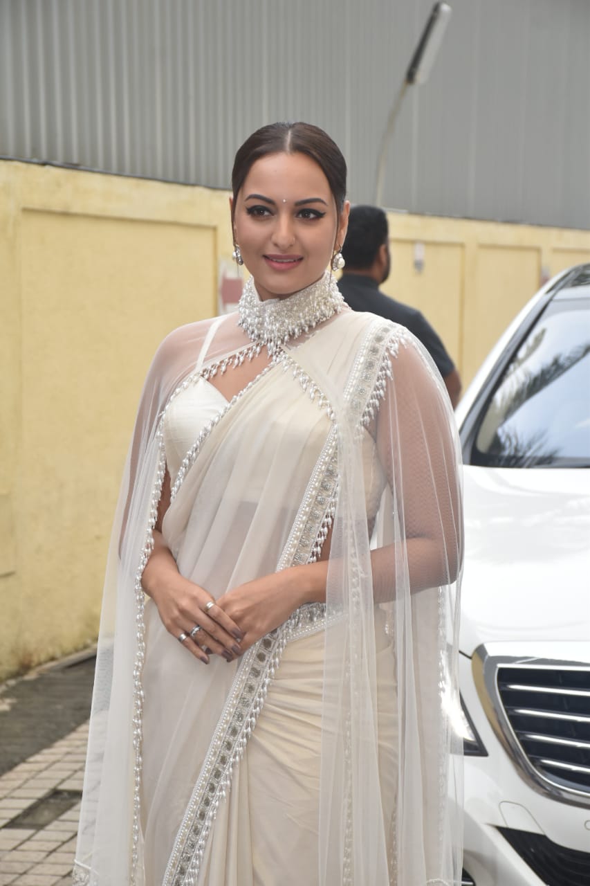 Sonakshi Sinha Stuns In White For Dabangg 3 Trailer Launch Masala