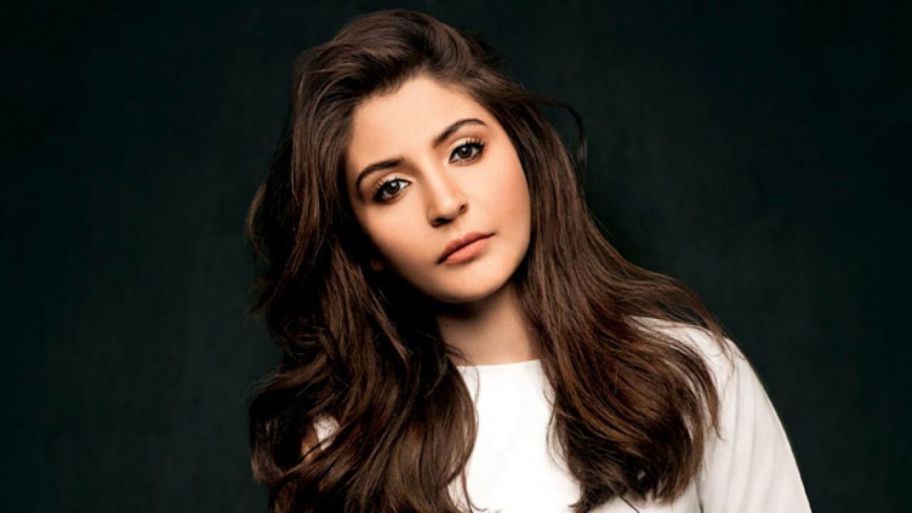 Anushka Sharma Proves Less Is More In Latest Latest Look - Masala