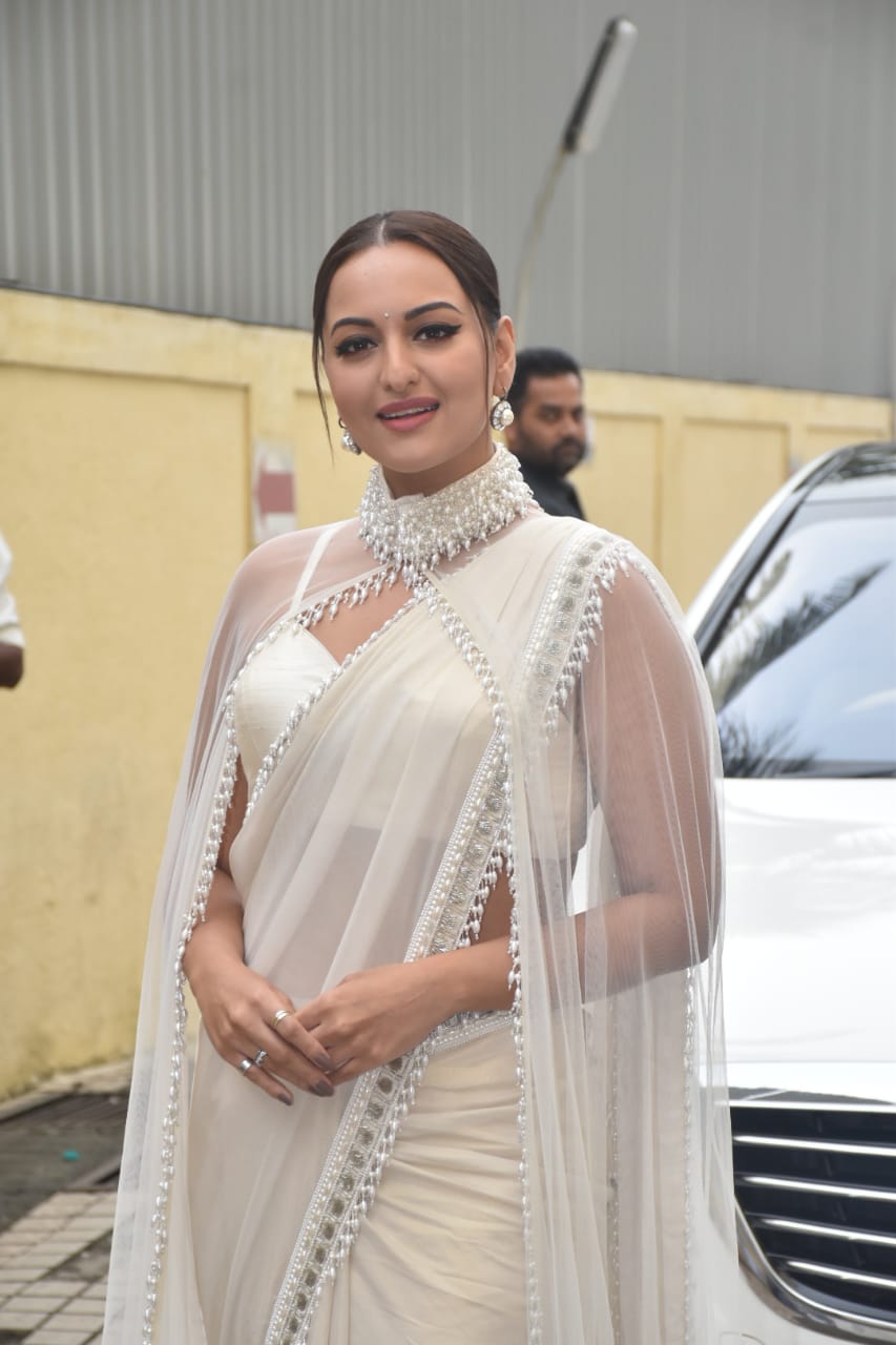 Sonakshi Sinha Stuns In White For Dabangg 3 Trailer Launch Masala