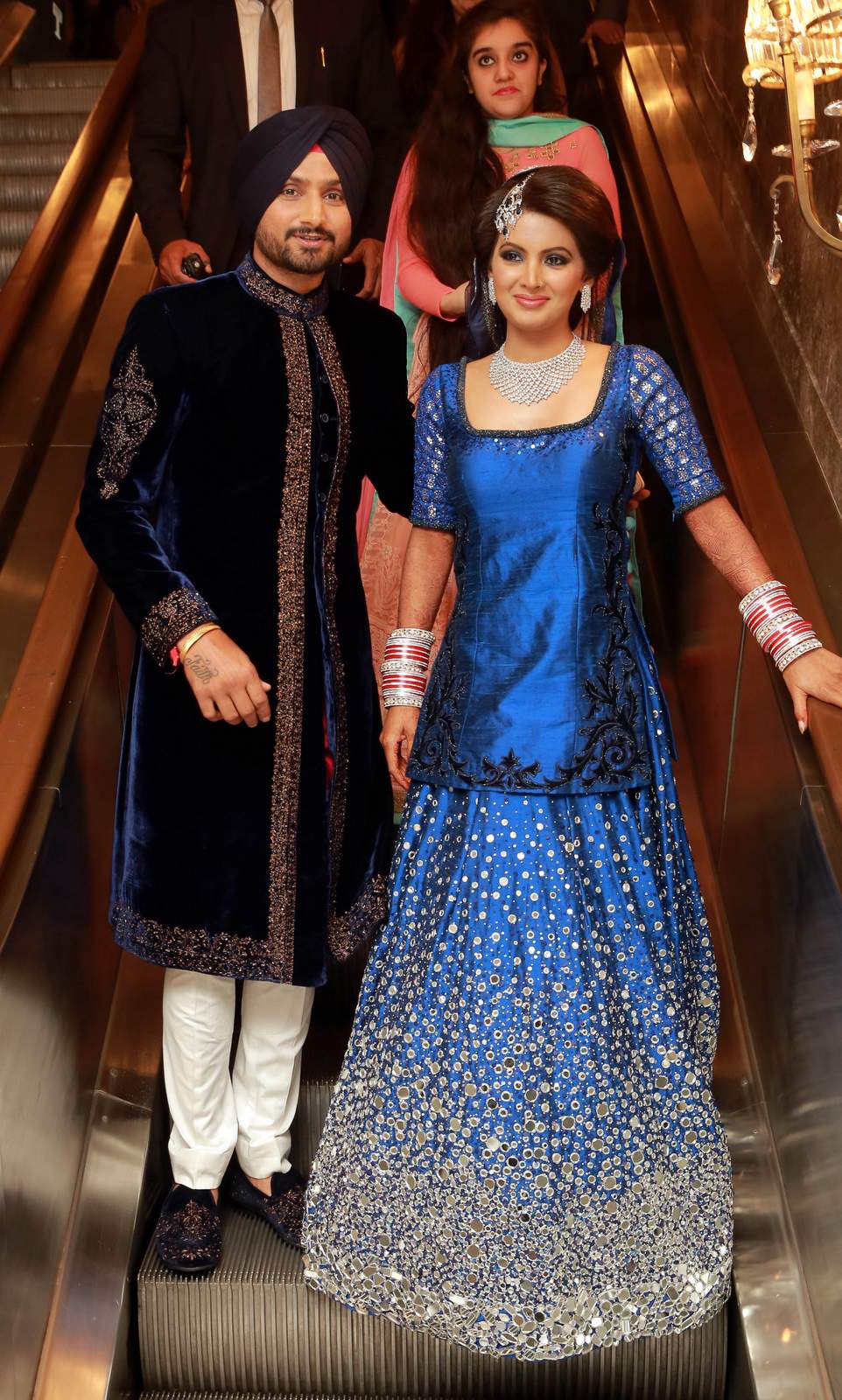 Harbhajan Singh Thanks Everyone for Their Wishes on His and Geeta Basra's  Wedding Anniversary – karachireports