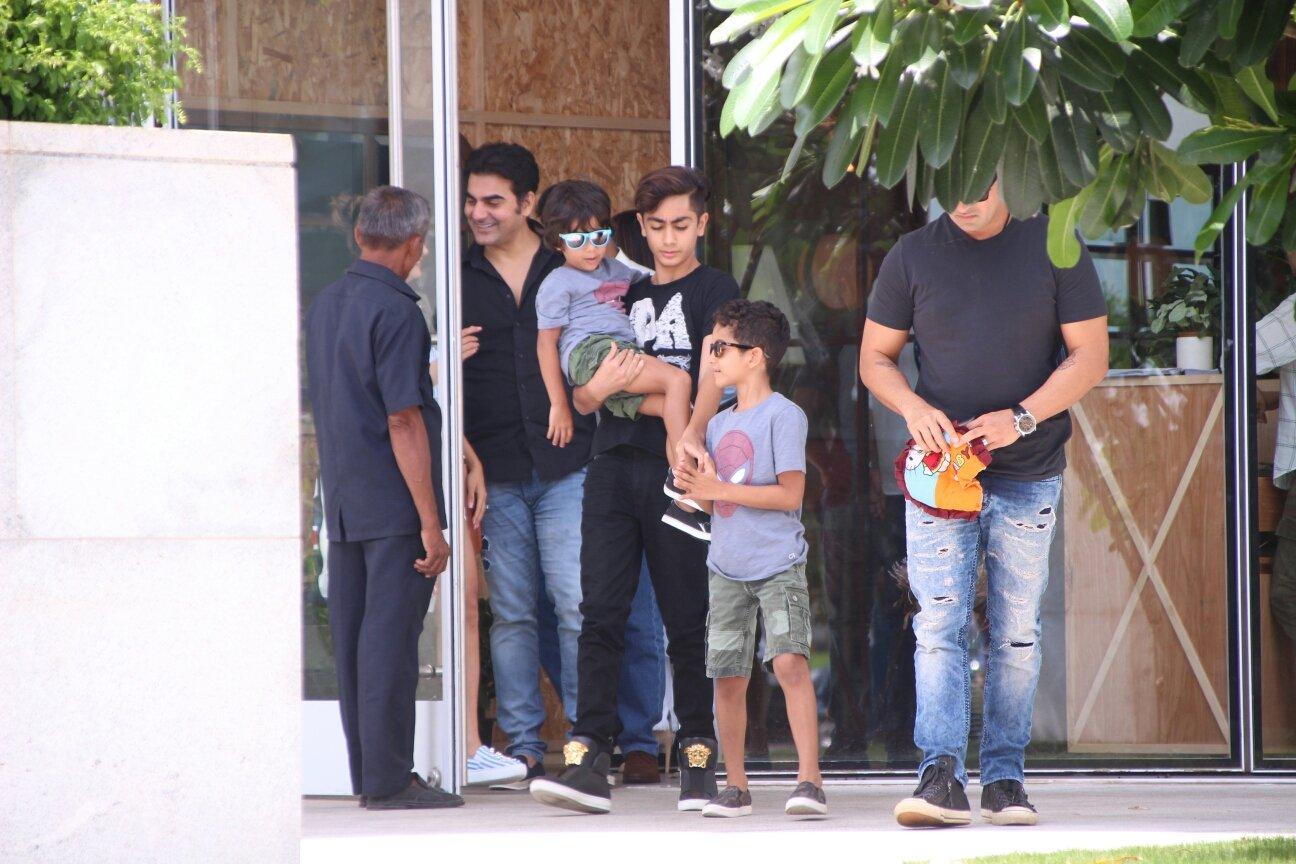 Arbaaz Khan and Malaika Arora Celebrate Father's Day with Their Son and ...