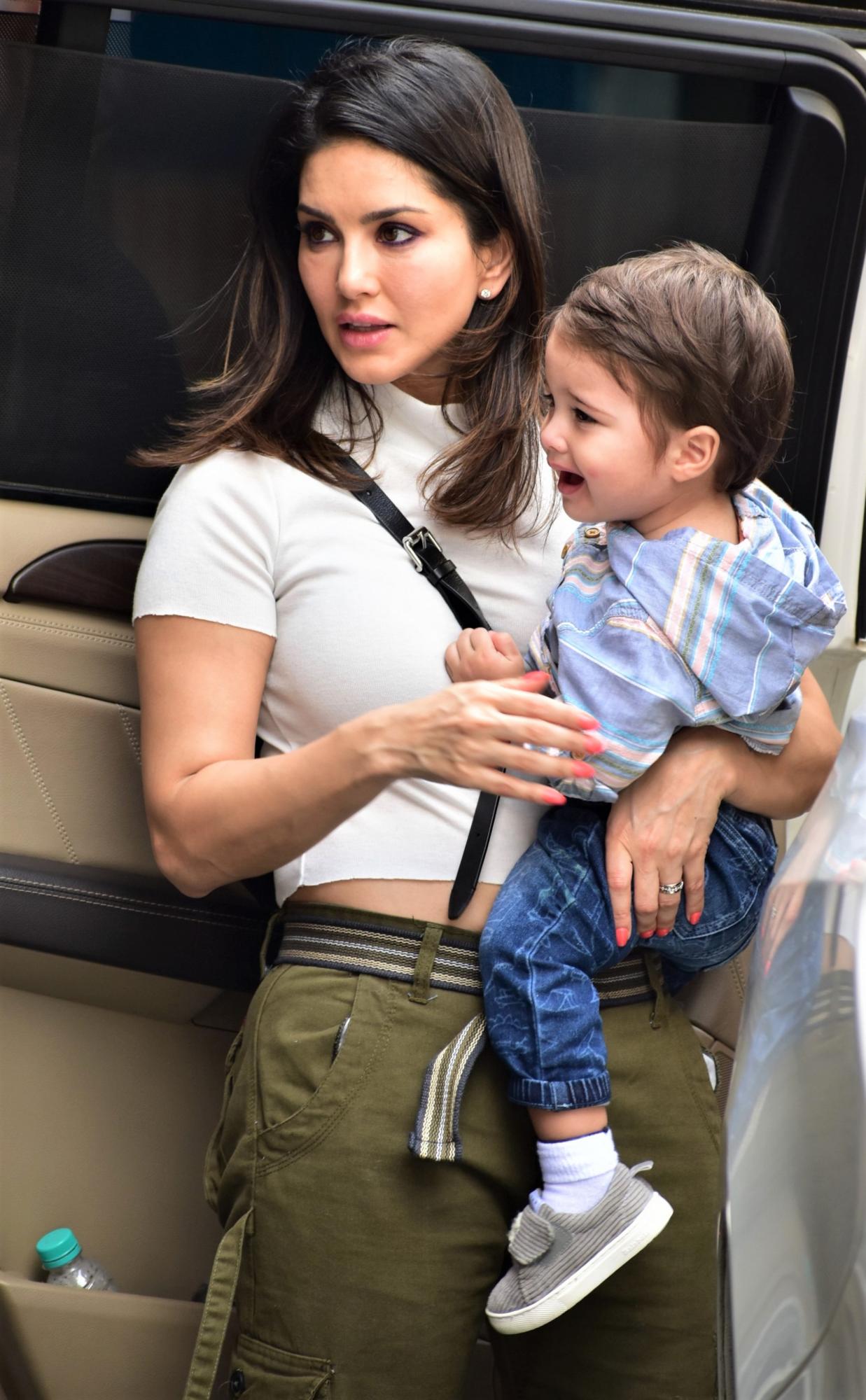 Sunny Leone Spotted Out With Her Children - Masala