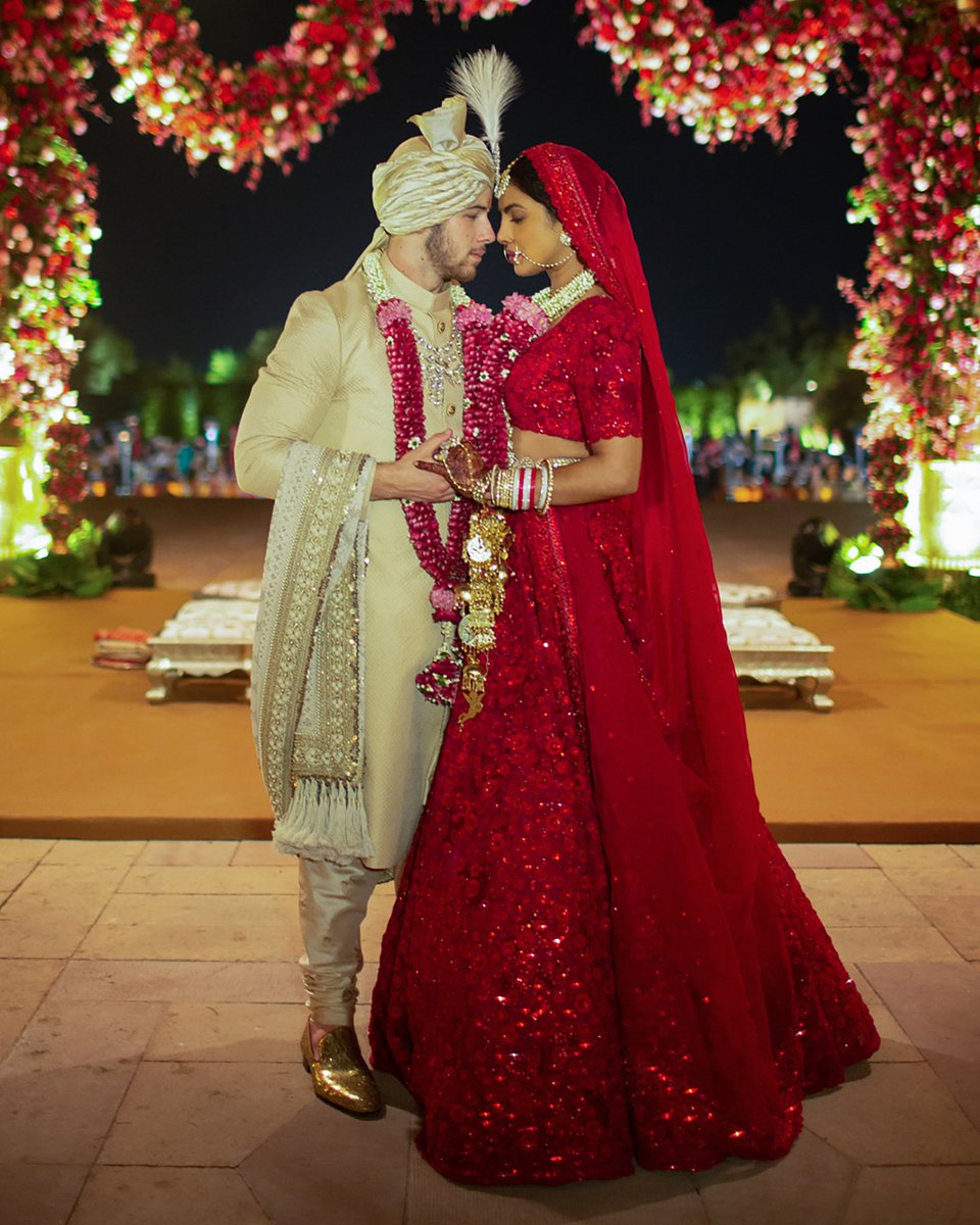 Ranveer Singh or Virat Kohli: Six groom looks you should steal this wedding  season - Masala