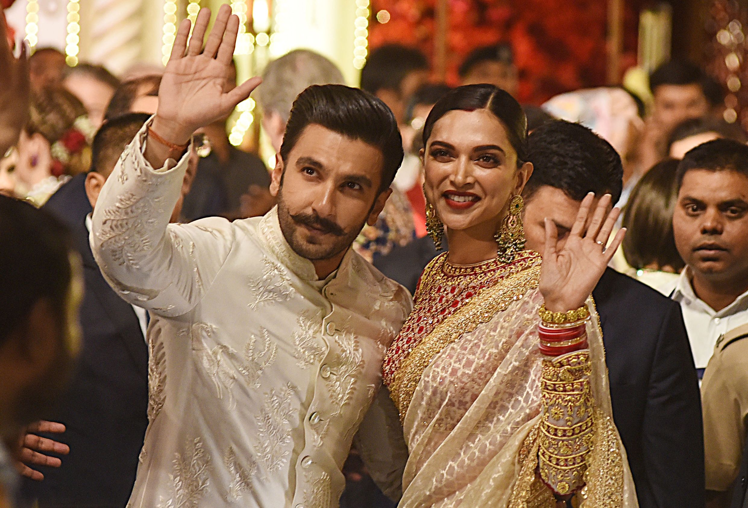 Deepika Padukone-Ranveer Singh Wedding Photos! - Masala