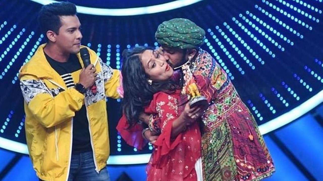 Neha Kakkar Xx Hd Video - Neha Kakkar Kissed by an Indian Idol Contestant, Sony takes the Video Down  - Masala