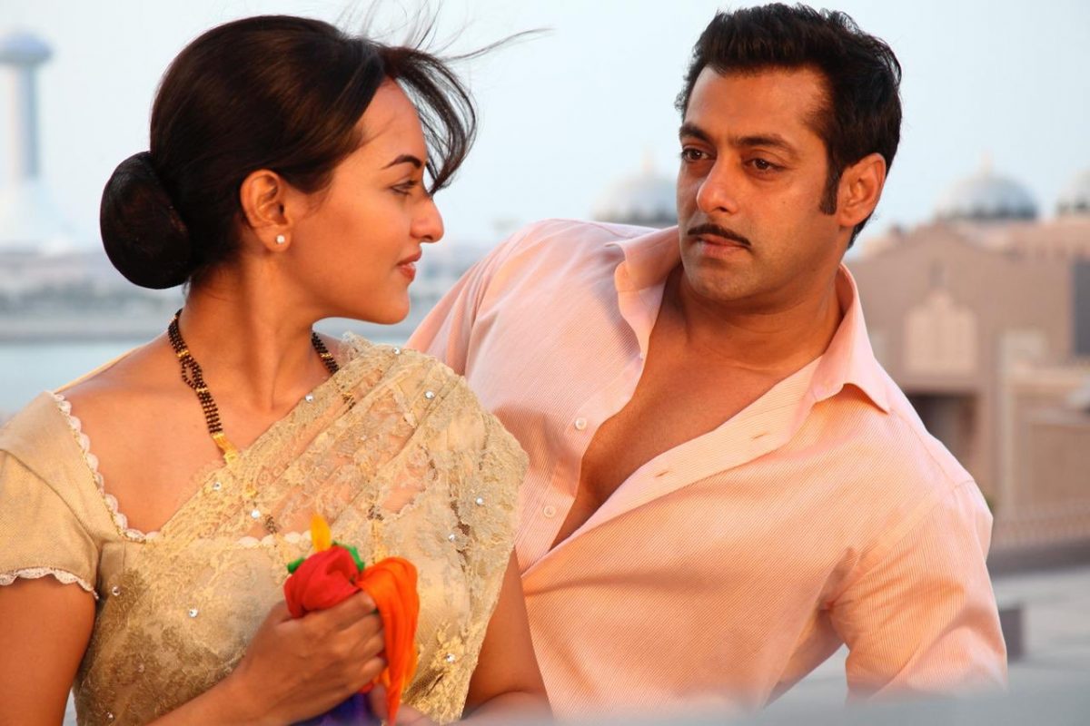 Sonakshi Sinha Shares Picture Perfect Still Of Salman Khan From The Sets Of Dabangg 3 Masala