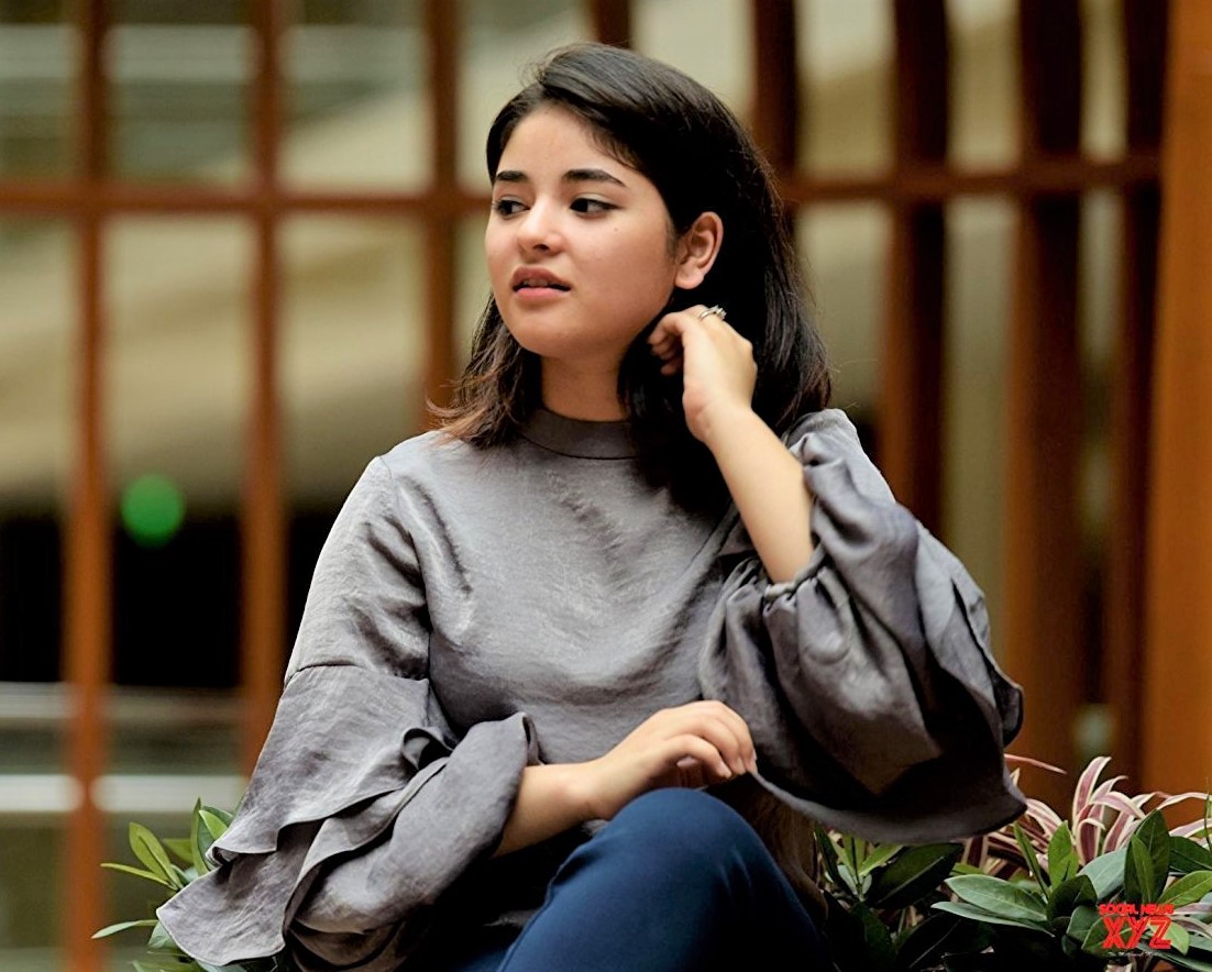 Sexy Zaira Wasim Fuced Video - Zaira Wasim: Dangal Actress Quits Bollywood, Cites Religious Reasons -  Masala