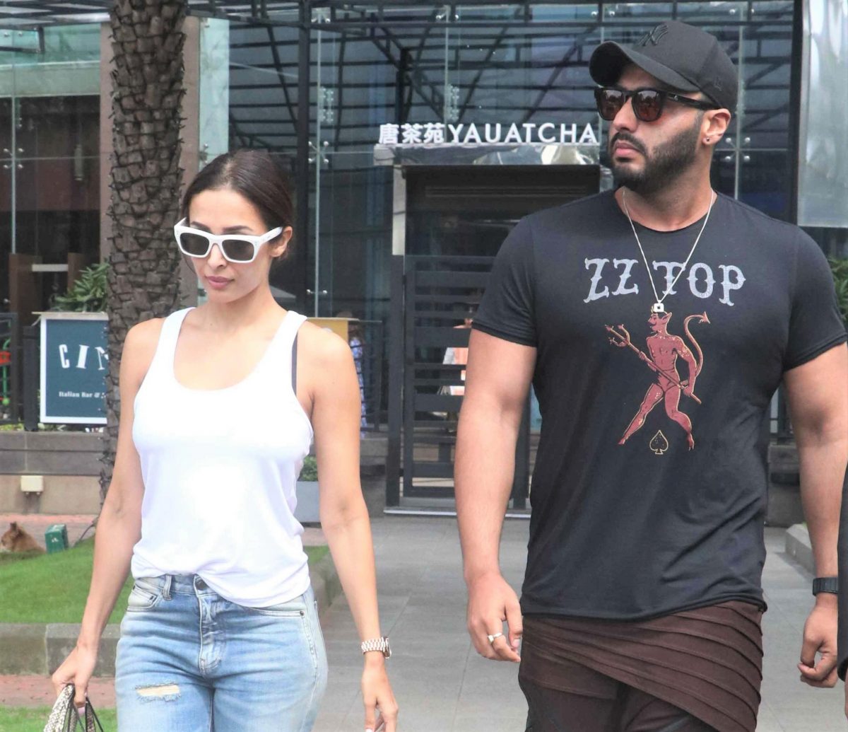 Malaika Arora And Arjun Kapoor Step Out For A Romantic Lunch Date - Masala