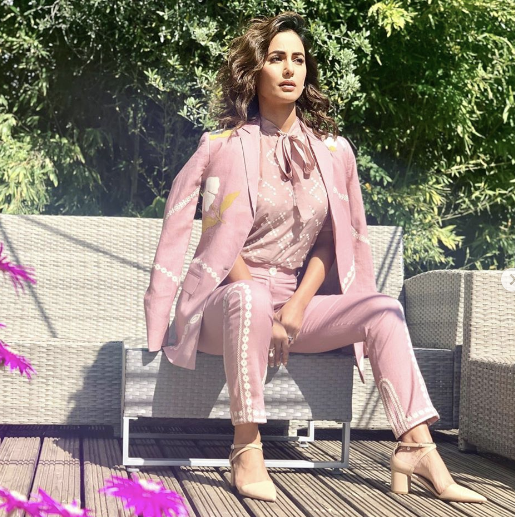 Cannes 2019: Hina Khan's Appearance Sparks Conversations of Many Kinds ...