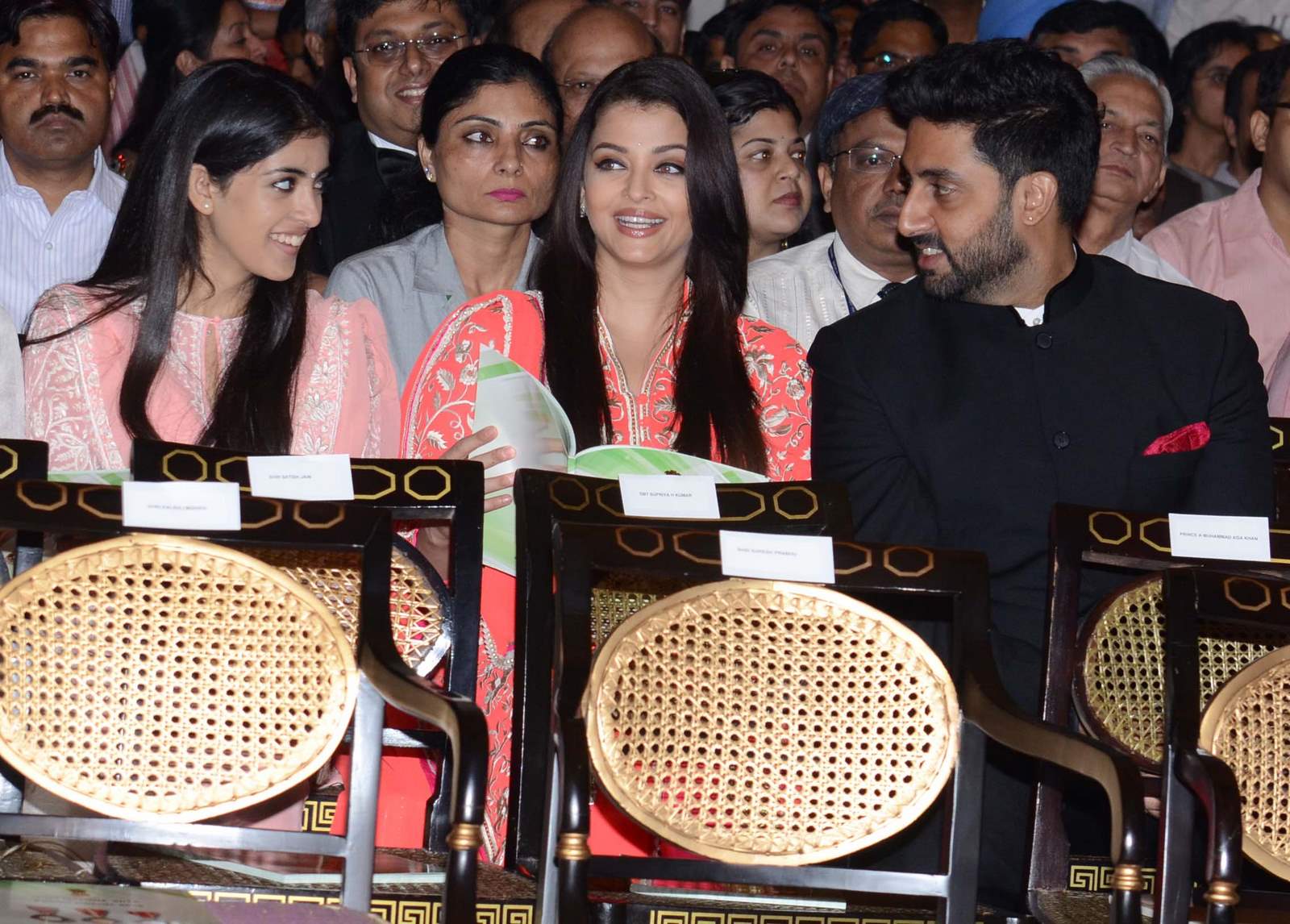 A Fashionistas Diary on X: Aishwarya Rai Bachchan spotted