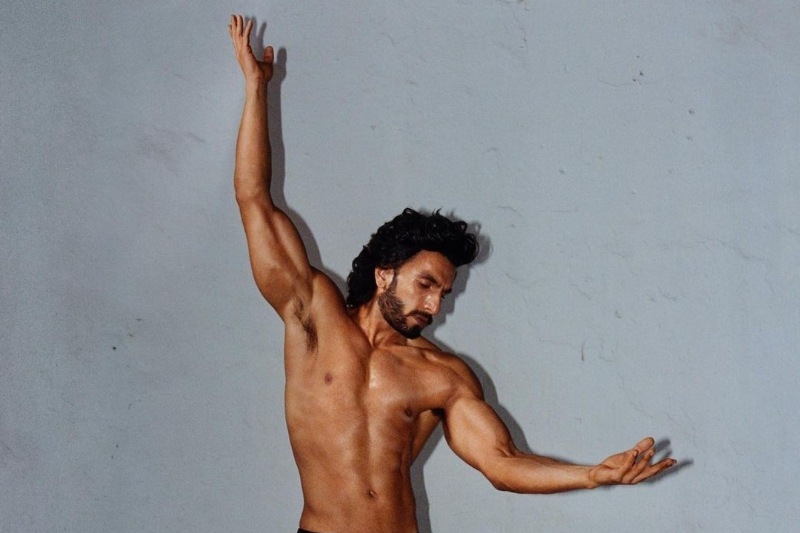 Ranveer Singh Posts 'Extra Gluten' Shirtless Pic. The Internet Thinks It's  'Mind Blowing
