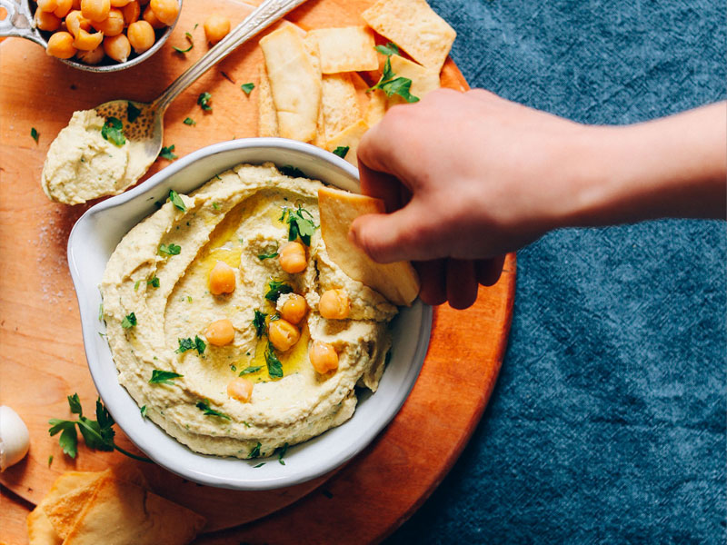 Hummus: This easy recipe 15 minutes to make!