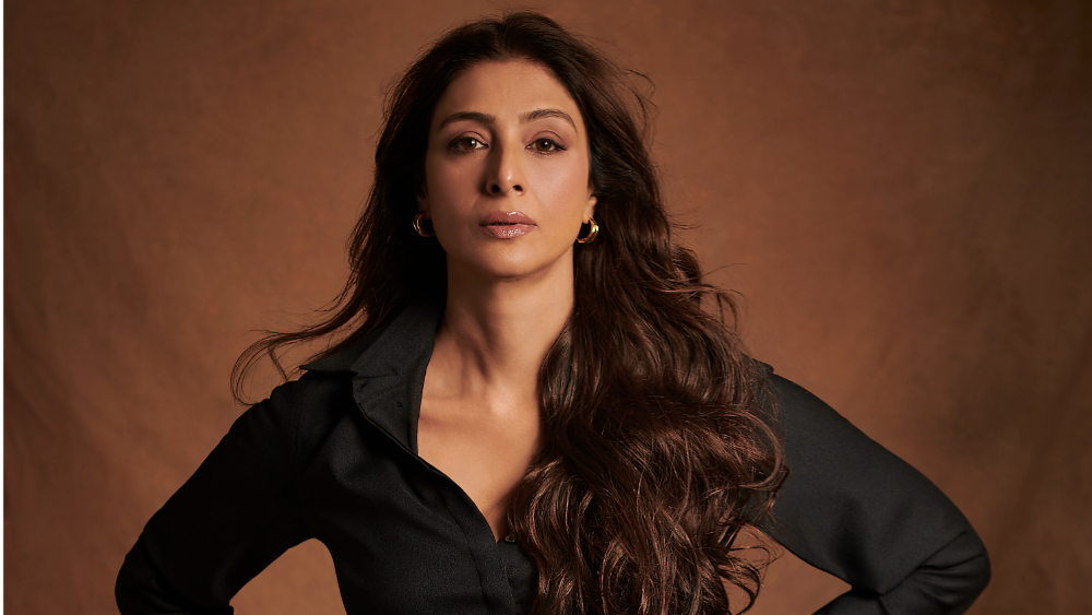 Tabu Naked Blue Video - Internet goes wow as Tabu poses in a blue saree