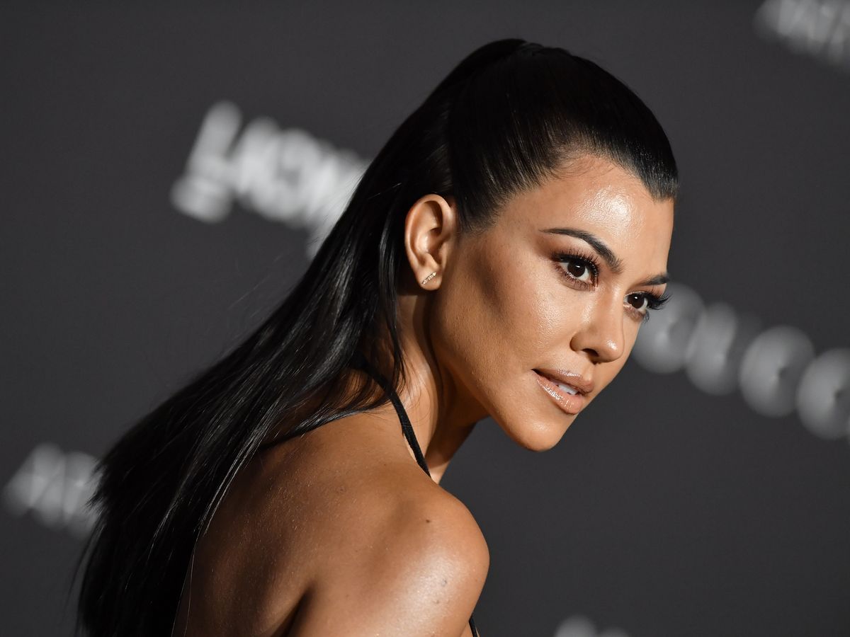 Kourtney Kardashians Schools A Fan Asking About Pregnancy