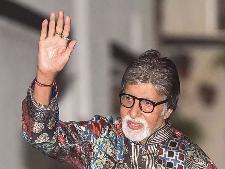 Amitabh Bachchan Is Back On Set Despite Injury Best 1