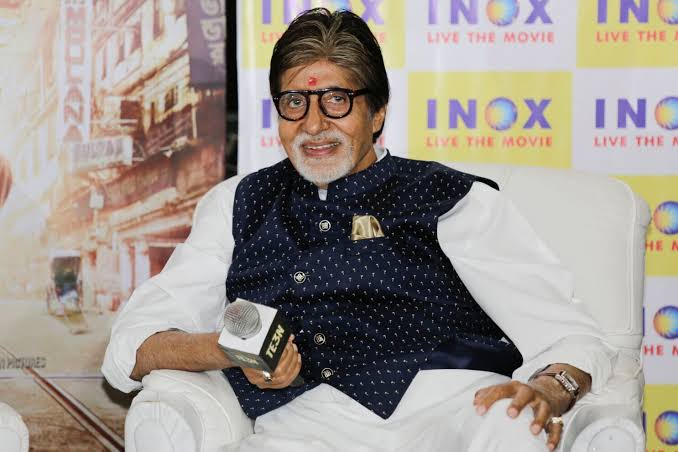 Amitabh Bachchan Warns Fans For Meeting Him At Jalsa