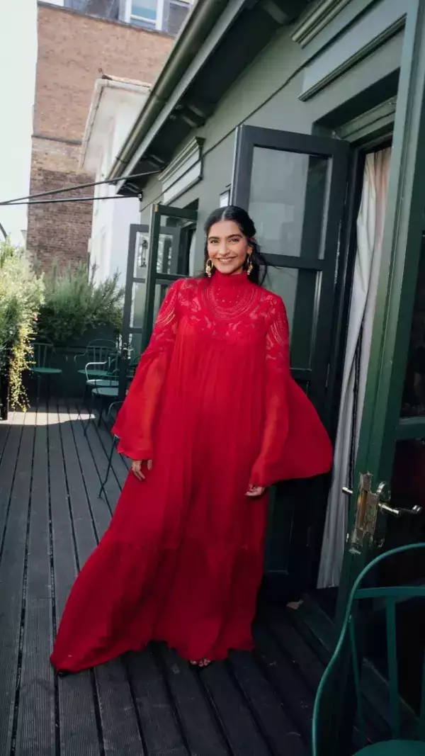 Decoding Sonam Kapoor's Birthday Look - Masala.com