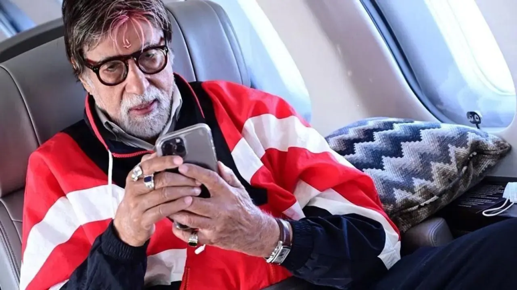 Amitabh Bachchan shares amazing throwback photo - See here