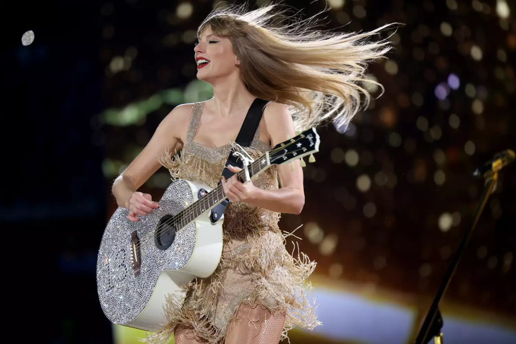 Taylor Swift: WATCH: Taylor Swift fans go viral for having a concert on ...