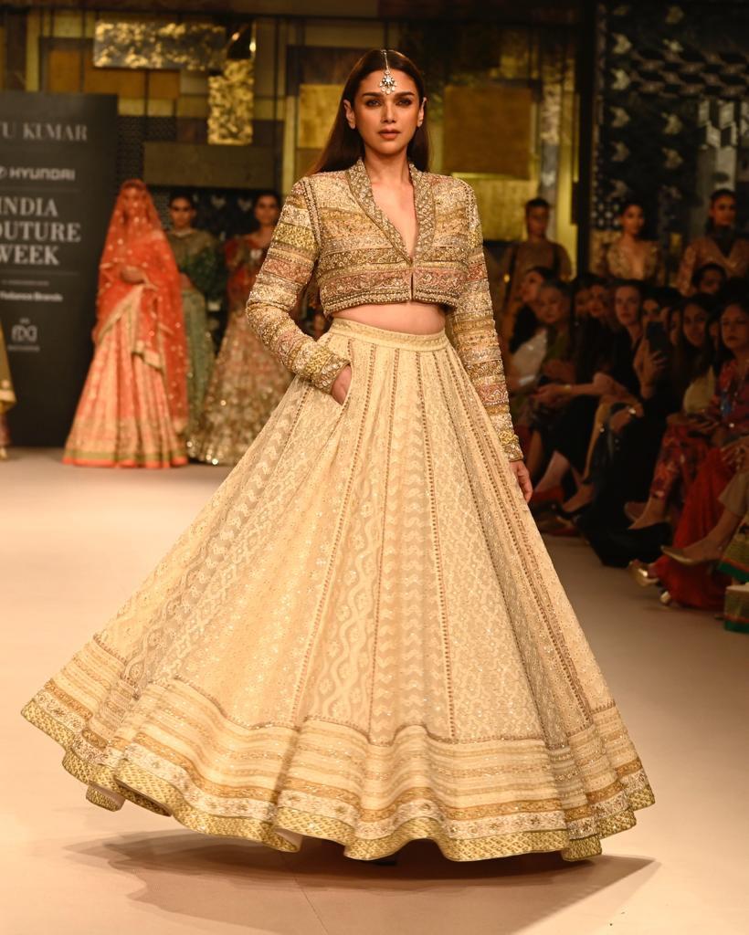 Aditi Rao Hydari slays in Ritu Kumar at India Couture Week 2023 - Find out her fashion mantra here