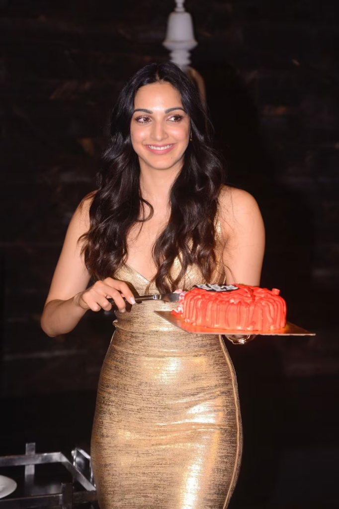 Watch: Kiara Advani Celebrated Her Birthday With Plenty Of Balloons And  Special Cake - NDTV Food