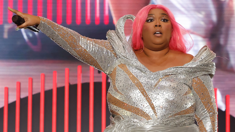 Lizzo: Singer-rapper Lizzo sued by three former dancers for alleged ...