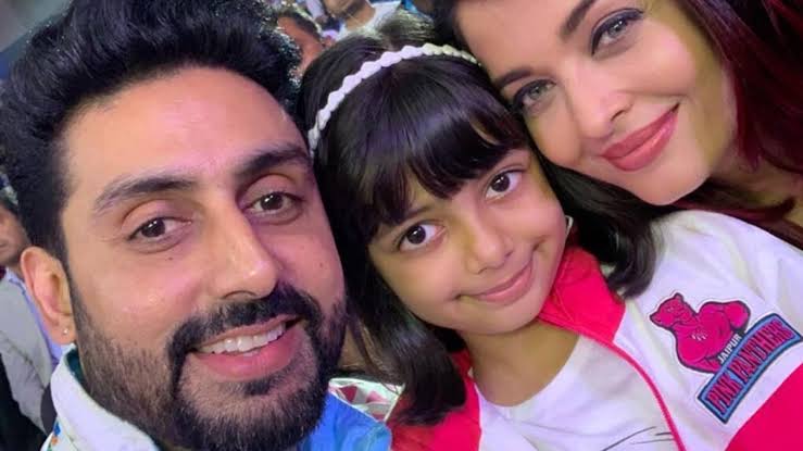 Abhishek Bachchan, Aishwarya Rai Bachchan, Aaradhya Bachchan Movie Date  Pictures  PICS: Abhishek Bachchan & Aishwarya Rai Bachchan Enjoy A Movie  Date With Daughter Aaradhya