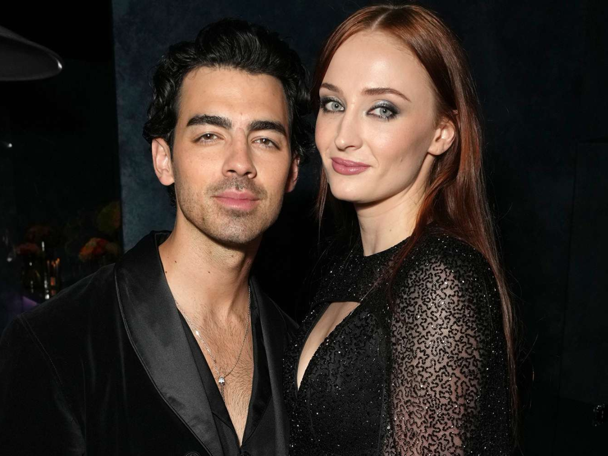 Sophie Turner Breaks The Internet As She Hangs With Estranged Husband ...