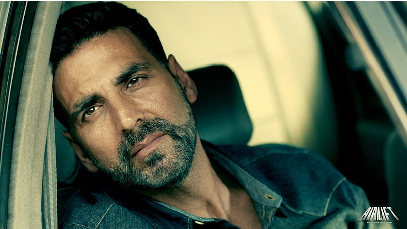 Akshay Kumar's return to Vimal ad campaign receives backlash - Here's what disappointed the fans