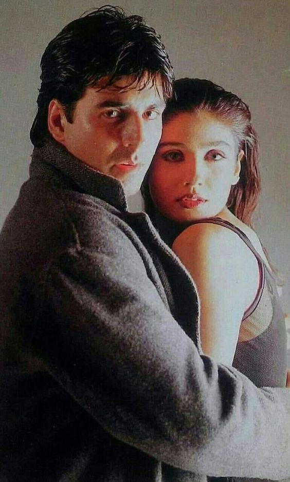 Bollywood's beloved duo, Akshay Kumar and Raveena Tandon, rekindle on-screen magic after 20-year hiatus!