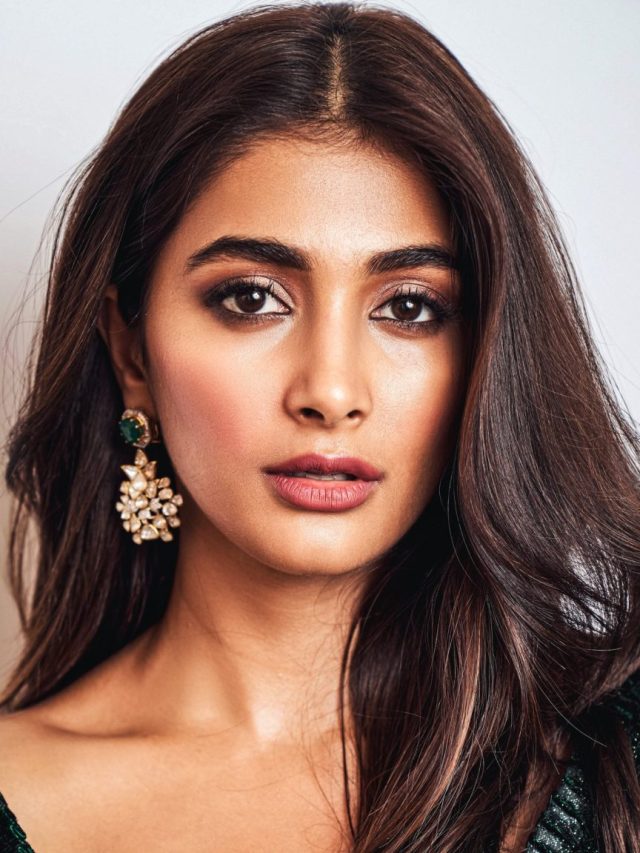 7 times Pooja Hegde's desi outfits stole the show - Masala