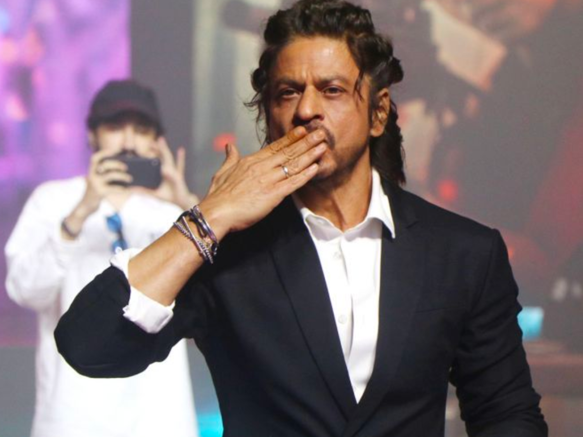 Shah Rukh Khan still under fire over death in Raees promos