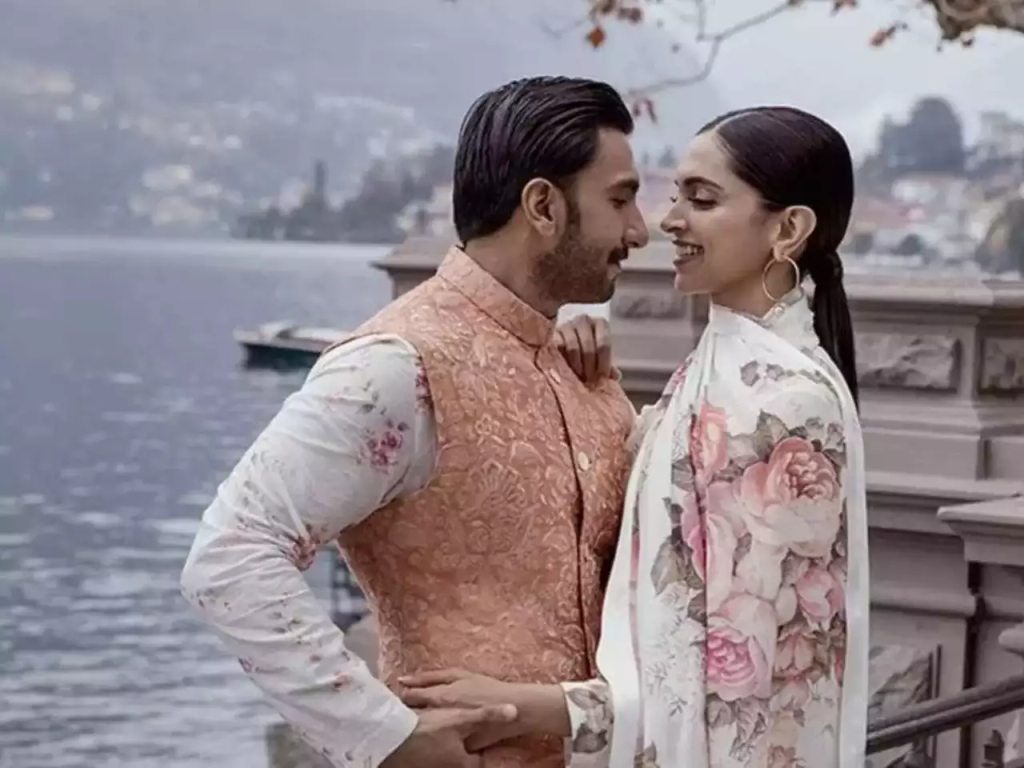 Ranveer Singh is all smiles as wife Deepika Padukone kisses him in lovely 5th anniversary post