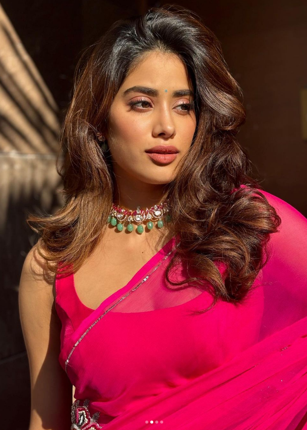 Janhvi Kapoor Inspired Chiffon Soft Fabric Printed Saree