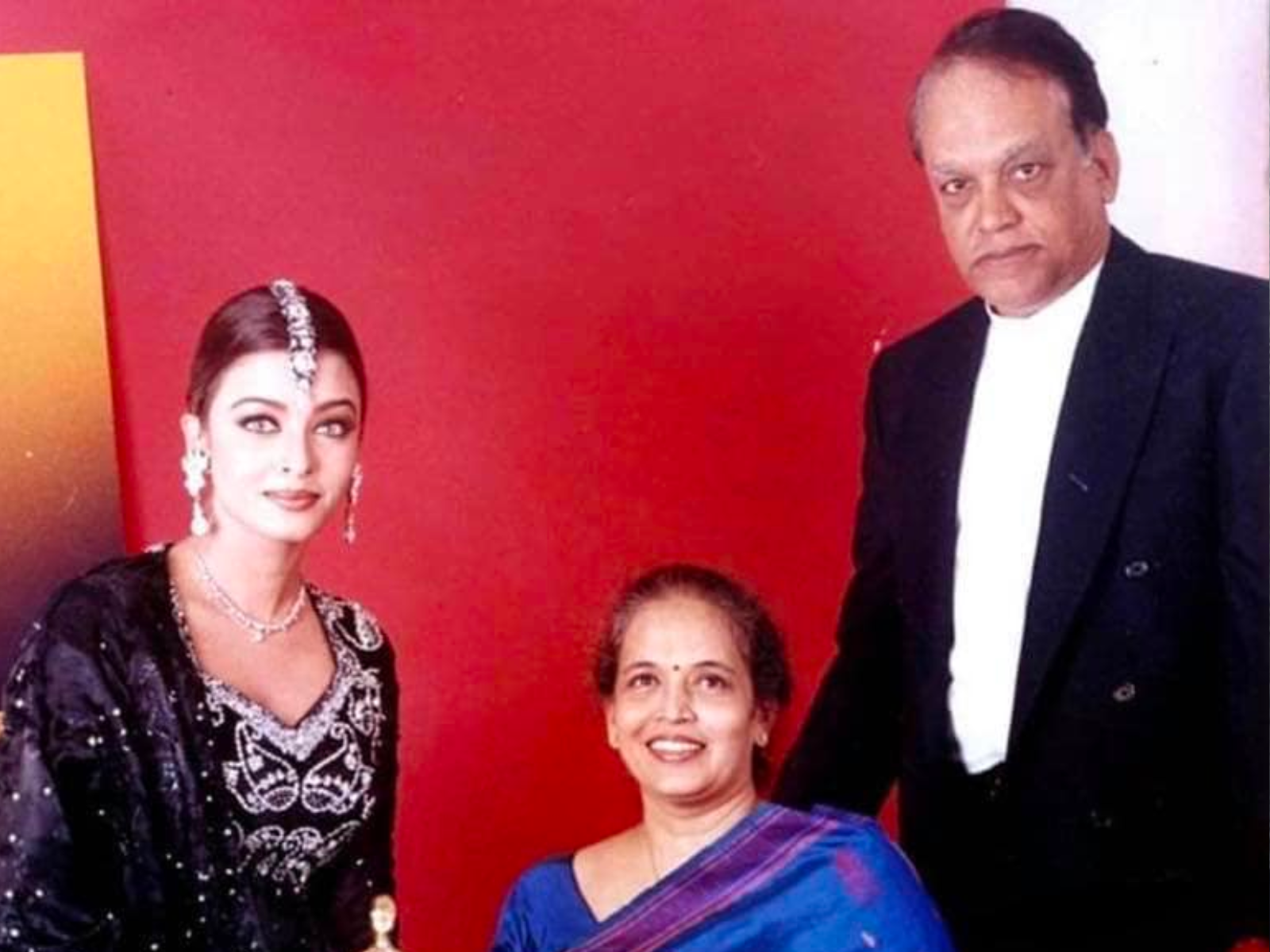 Aishwarya Rai Bachchan shares throwback picture of parents on their ...