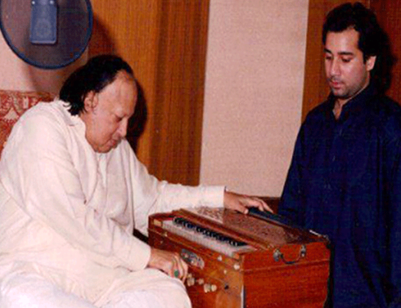 Rahat Fateh Ali Khan Makes Shocking Revelation About Maestro Nusrat Fateh Ali Khan Find Out 0499