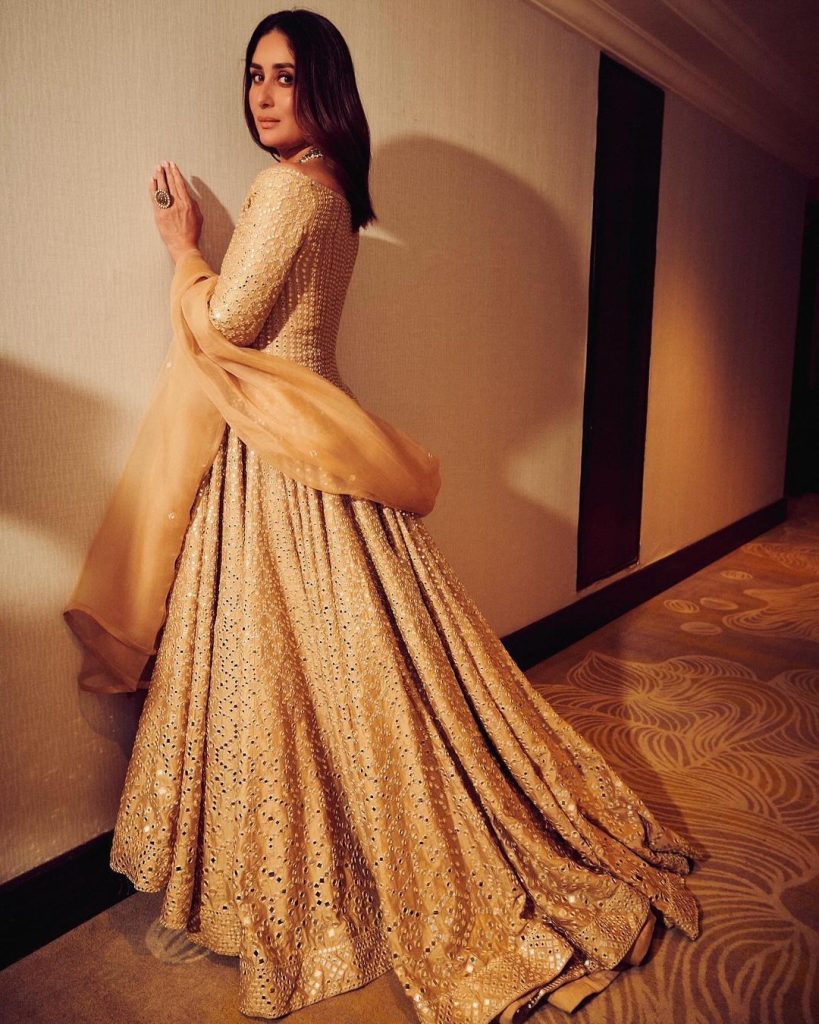 The beautiful Kareena Kapoor Khan is ready for a wedding tonight. | Indian  outfits, Indian fashion dresses, Indian fashion