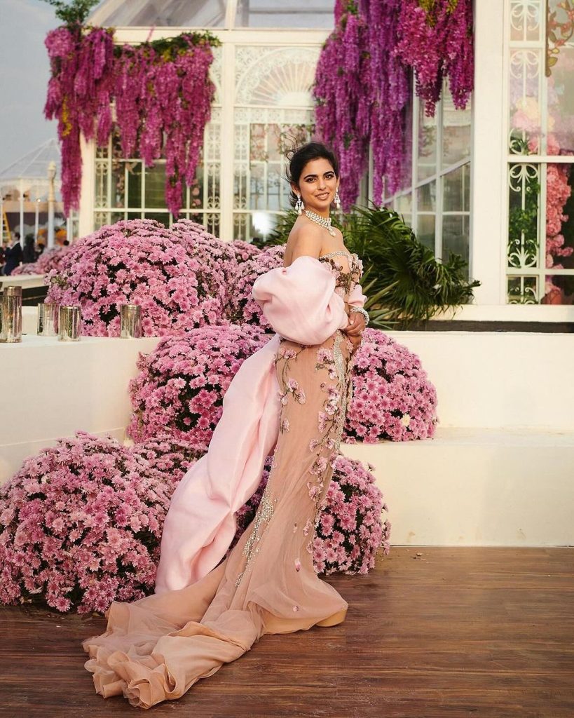 The Ambani Wedding: Isha Ambani Turns Heads In Blush Pink Miss Sohee ...