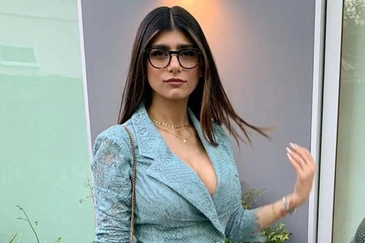 What is Mia Khalifa's real name? | Does M.I.A. have a bf? | Why is M.I.A. so famous? | Who is Mia Love husband?