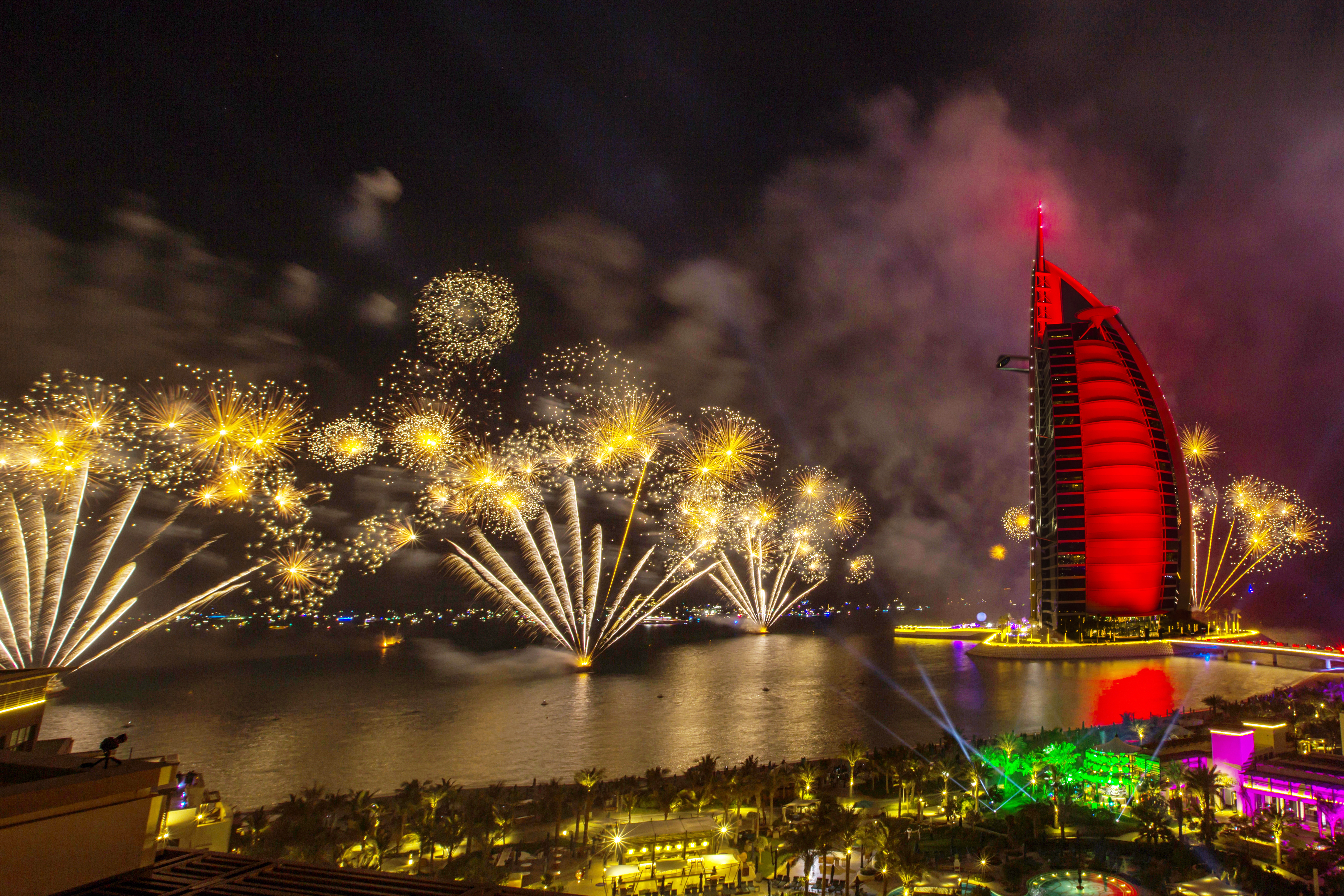 Here S All You Need To Know About New Year S Eve Fireworks In Dubai 18 Masala Com