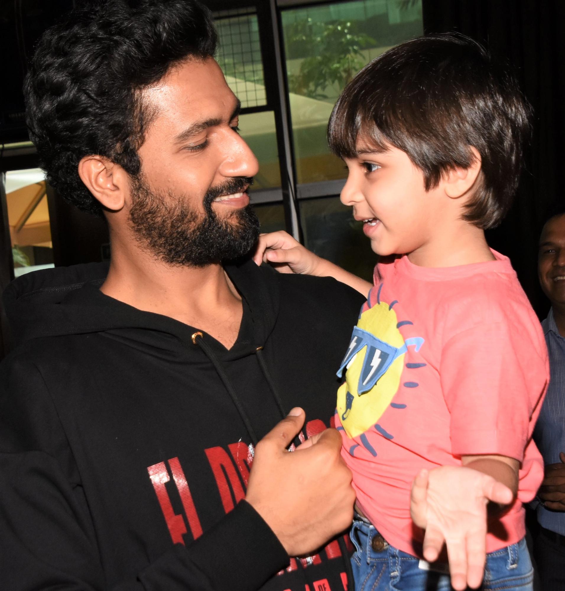 Vicky Kaushal Makes Us Go Aww With These Snaps Of Him With A Young Fan Masala Com