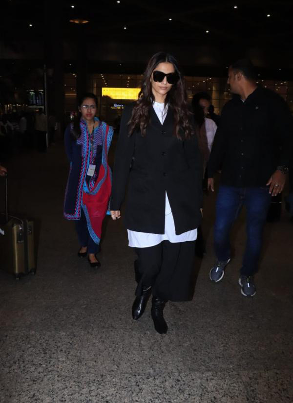 Sonam Kapoor Puts Her Best Foot Forward In Latest Airport Look - Masala